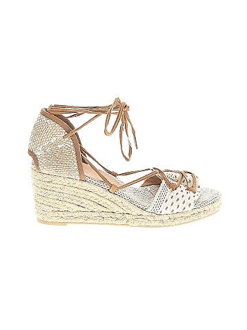 Castaner Wedges (view 1)