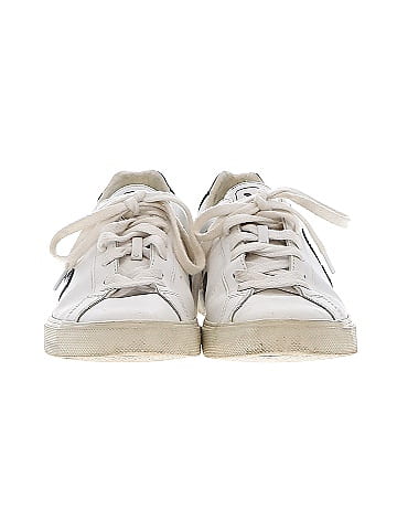 VEJA Sneakers (view 2)