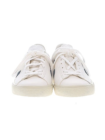 VEJA Sneakers (view 2)