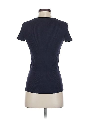 Uniqlo Short Sleeve T-Shirt (view 2)
