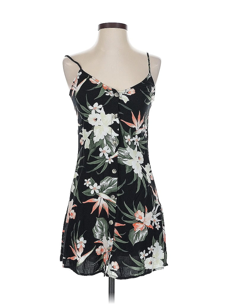 Click to view more detailed imagery on our partner's website Pre-owned H&m Casual Dress In Black
