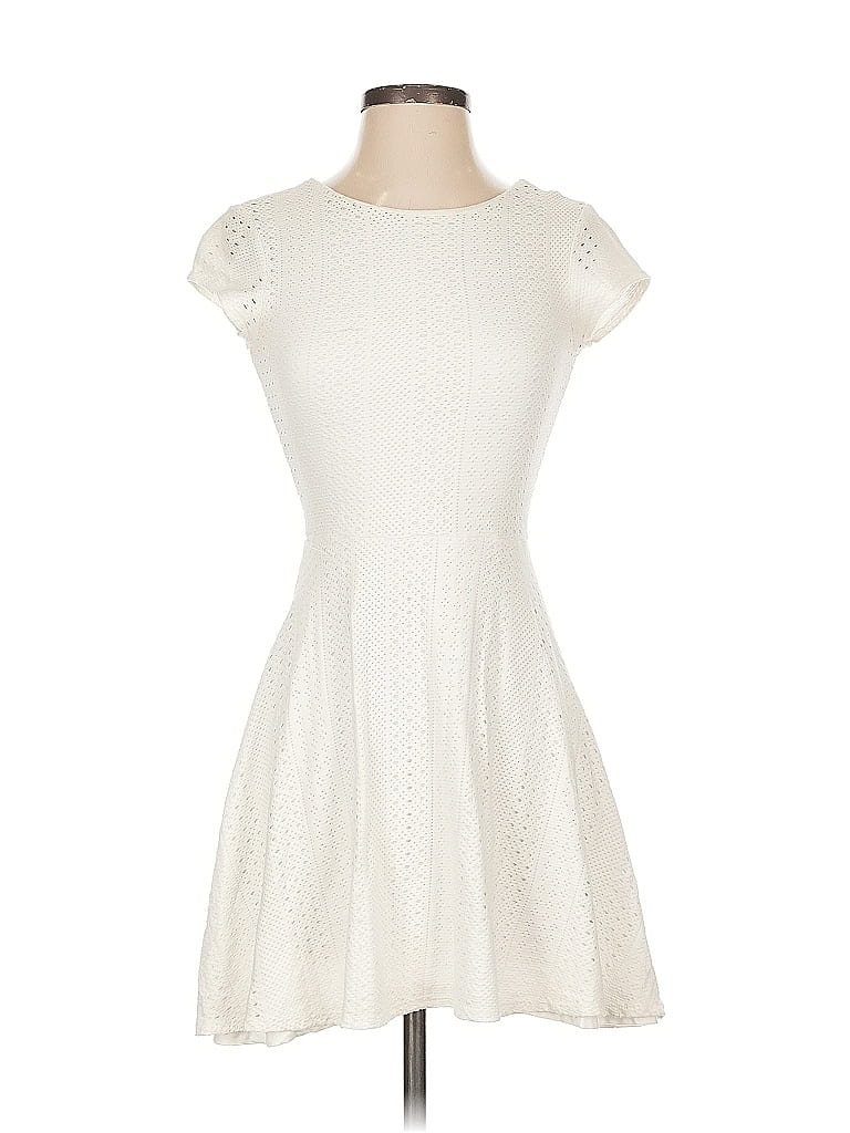 EIGHT SIXTY Pre-owned Casual Dress In White
