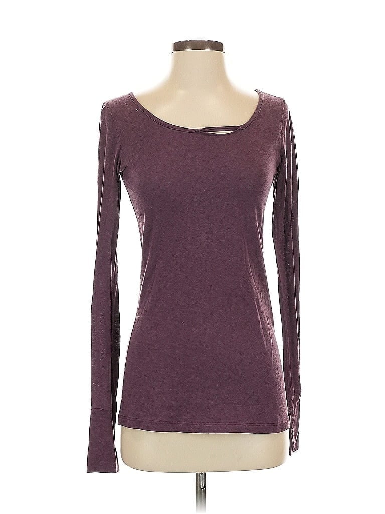 Pre-owned Fabletics Long Sleeve T-shirt In Burgundy