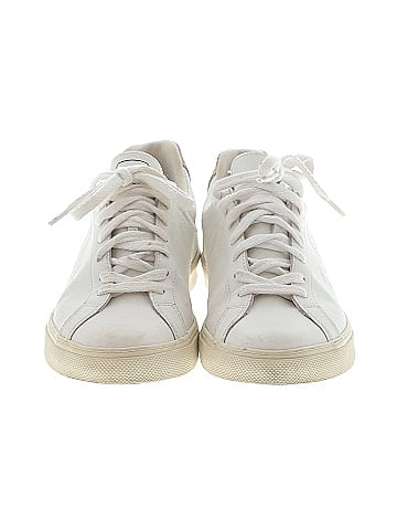 VEJA Sneakers (view 2)