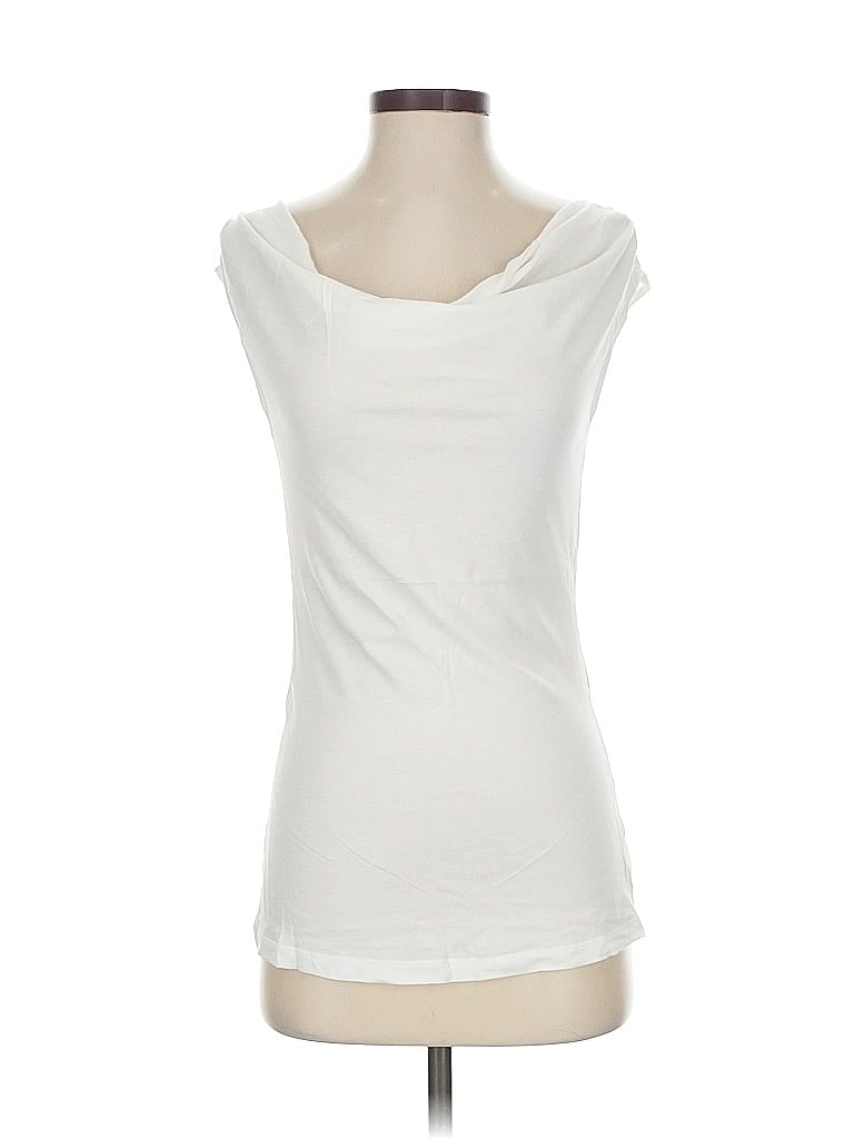 Pre-owned Old Navy Sleeveless T-shirt In White