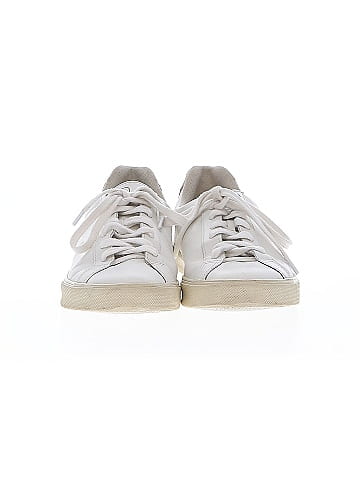 VEJA Sneakers (view 2)