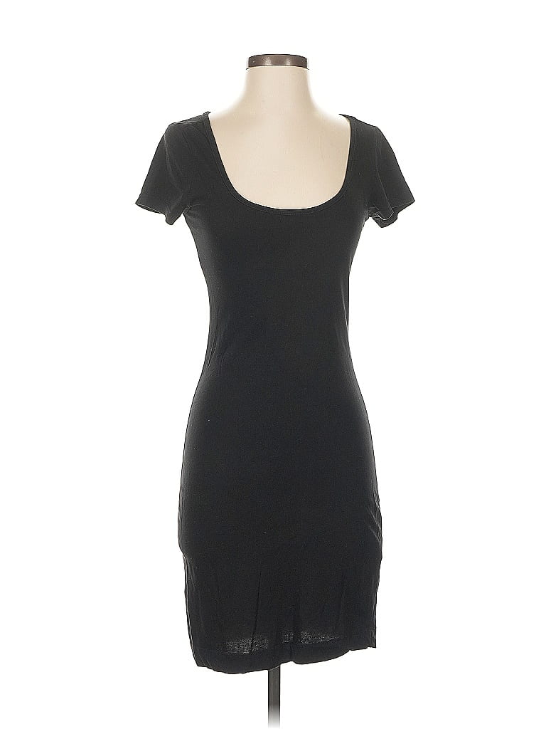 Click to view more detailed imagery on our partner's website Pre-owned H&m Casual Dress In Black
