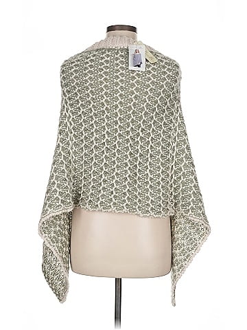 Simply Noelle Poncho (view 2)