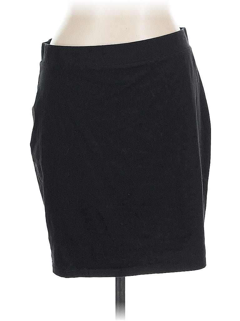 Pre-owned Divided By H&m Casual Skirt In Black