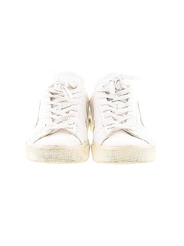 VEJA Sneakers (view 2)