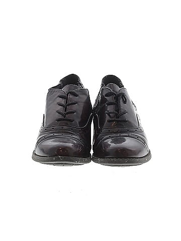 Crown Vintage Flats (view 2)