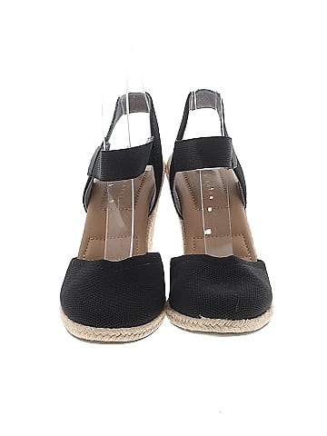 Kelly & Katie Wedges (view 2)