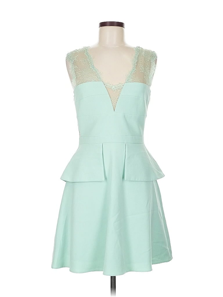 Pre-owned Bcbgmaxazria Cocktail Dress In Green