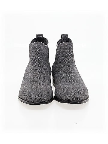 Vivaia Ankle Boots (view 2)