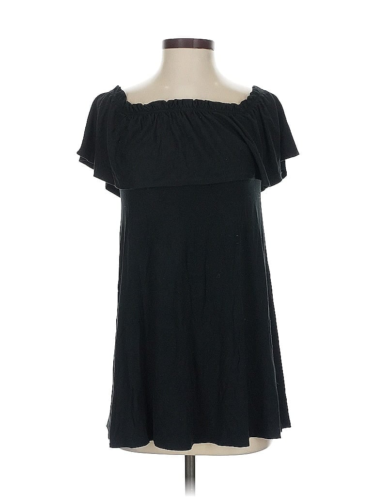 Click to view more detailed imagery on our partner's website Pre-owned Abercrombie & Fitch Short Sleeve Top Black Off The Shoulder Neckline Tops