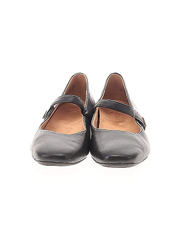 Vionic Flats (view 2)