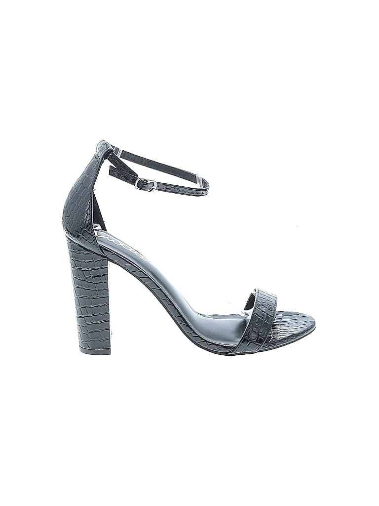 Click to view more detailed imagery on our partner's website Pre-owned Lulus Heels In Black