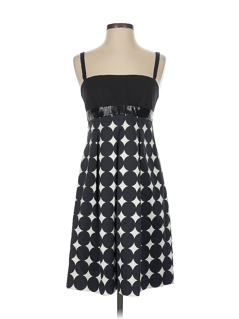 Click to view more detailed imagery on our partner's website Pre-owned Carmen Marc Valvo Cocktail Dress In Black