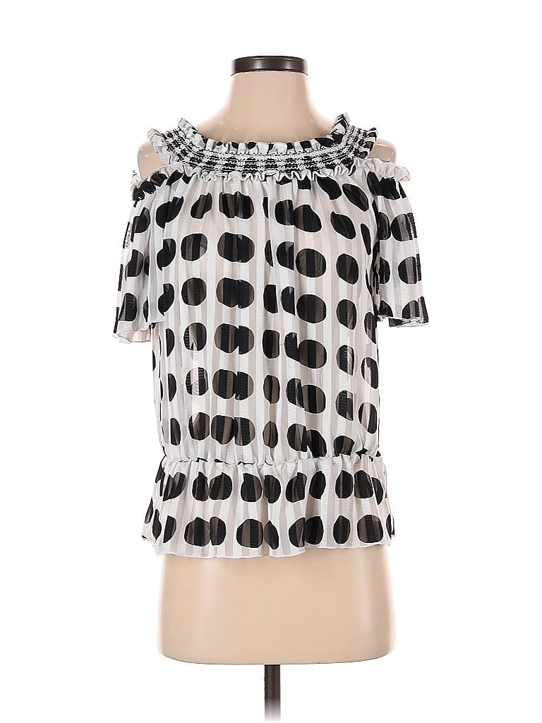 Click to view more detailed imagery on our partner's website Pre-owned Xoxo Short Sleeve Blouse In Silver