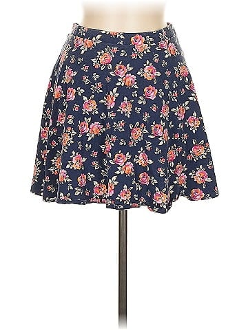 No Boundaries Casual Skirt (view 1)