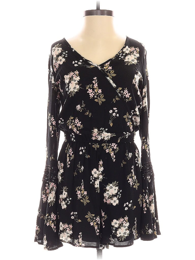 Pre-owned Hollister Romper In Black