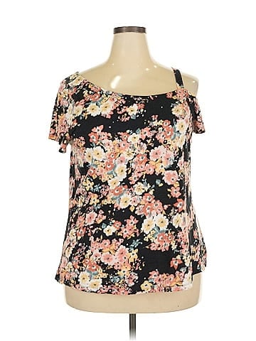 Maurices Short Sleeve Top (view 1)