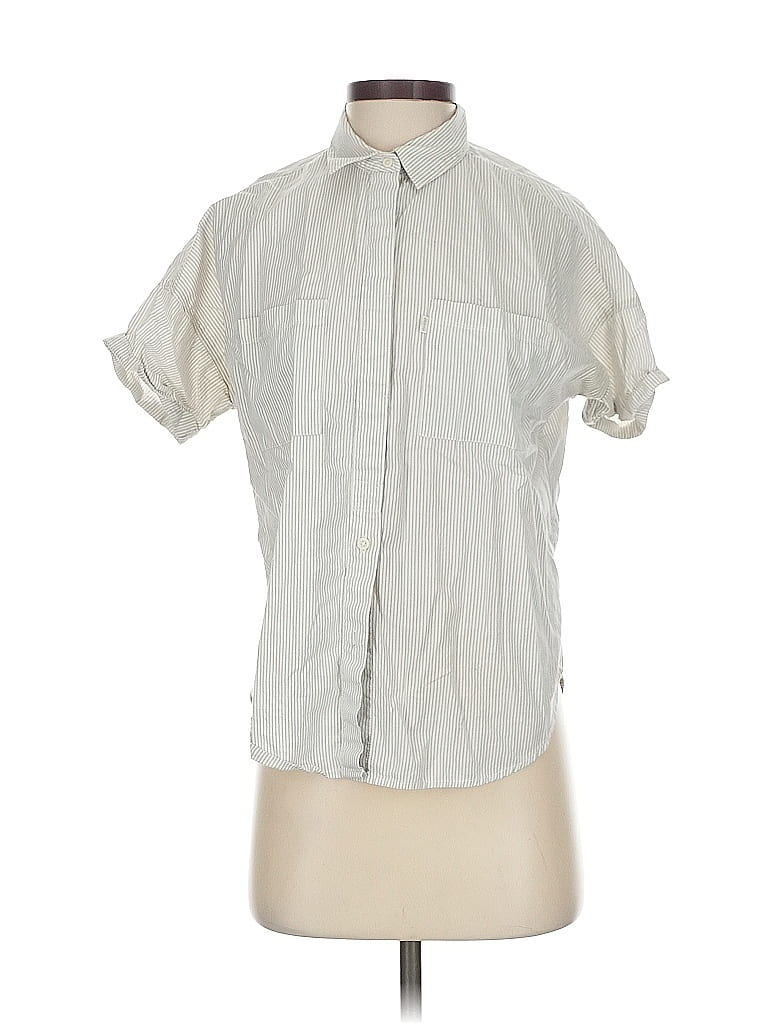 Click to view more detailed imagery on our partner's website Pre-owned Levi's Short Sleeve Blouse In Gray