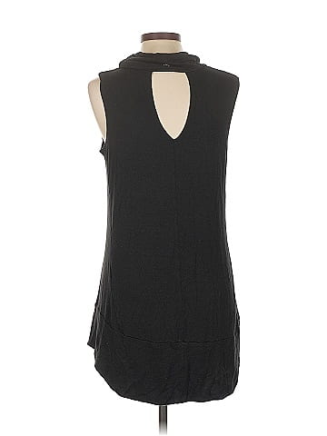 GAIAM Sleeveless Button-Down Shirt (view 2)