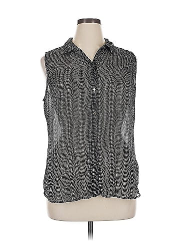 Liz Claiborne Career Sleeveless Blouse (view 1)