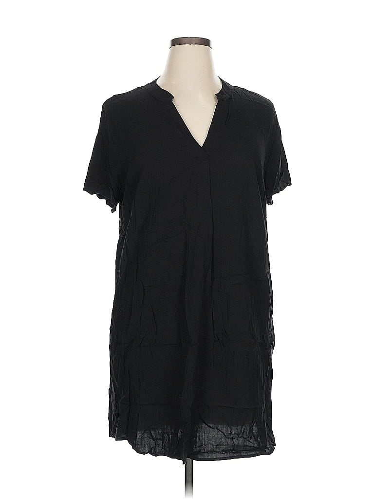 Click to view more detailed imagery on our partner's website Pre-owned H&m Casual Dress In Black
