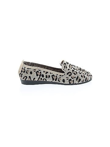 Unbranded Flats (view 1)