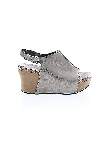 Pierre Dumas Wedges (view 1)