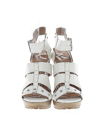 REPORT Heels (view 2)