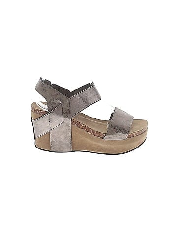 Pierre Dumas Wedges (view 1)