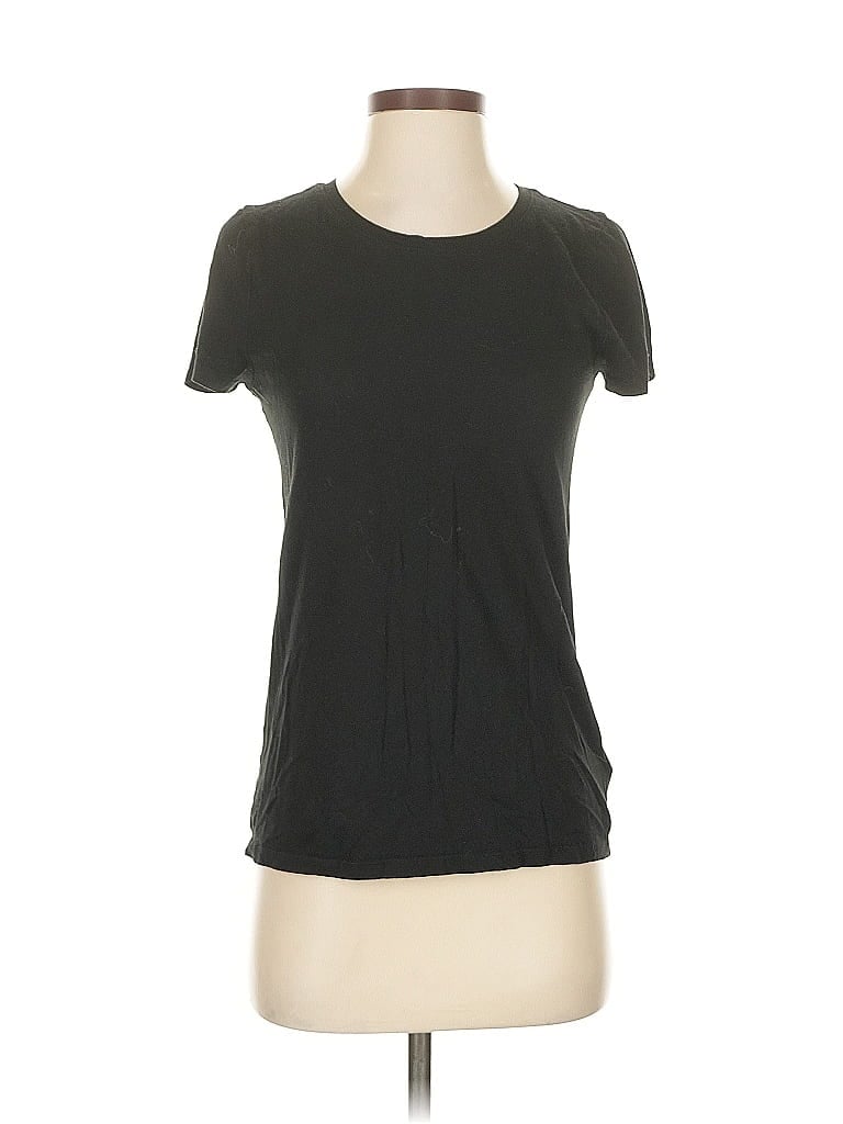 Click to view more detailed imagery on our partner's website Pre-owned Gap Short Sleeve T-shirt In Black