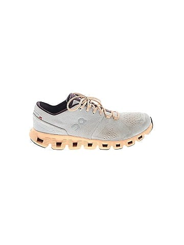 On Cloud Sneakers (view 1)