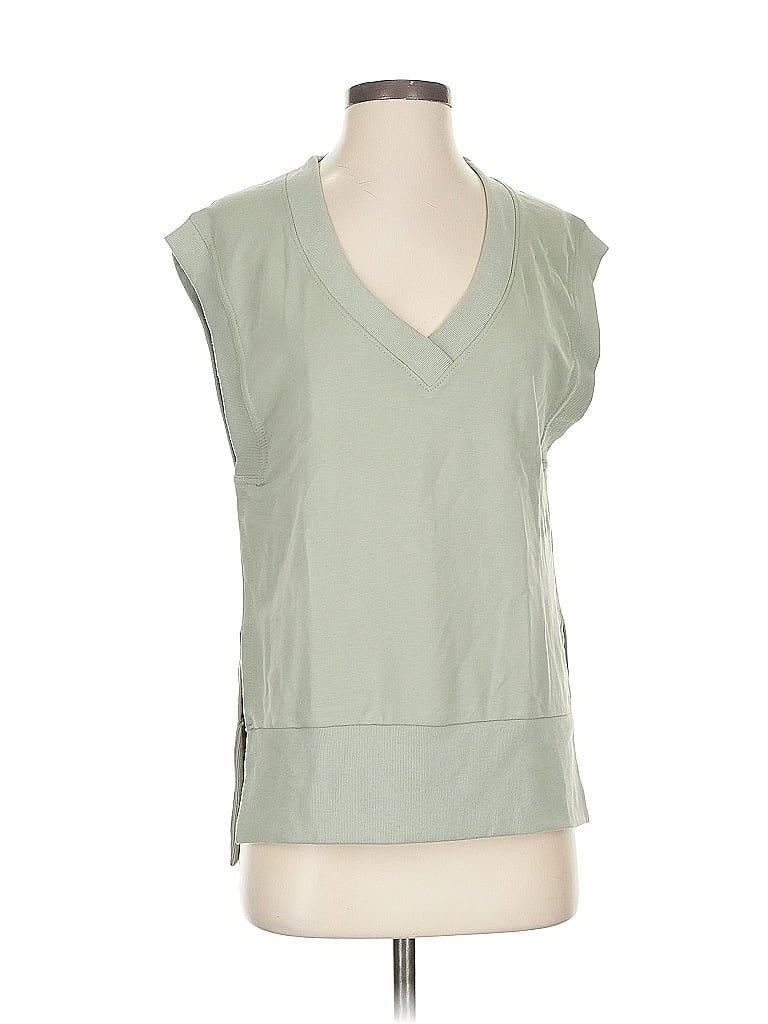 Pre-owned Athleta Sleeveless T-shirt In Green