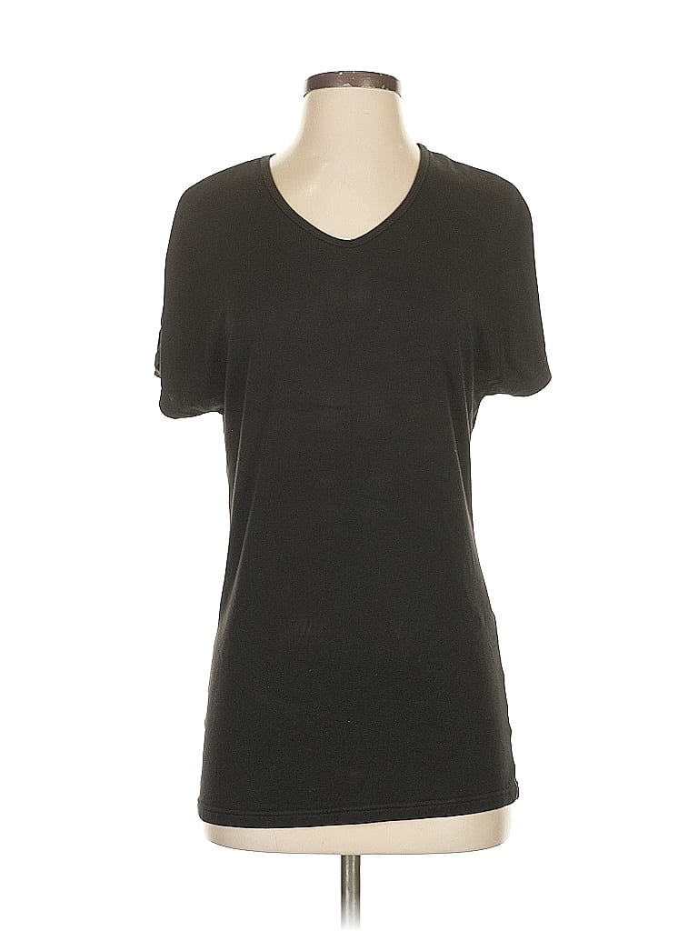 Click to view more detailed imagery on our partner's website Pre-owned Uniqlo Short Sleeve T-shirt In Black
