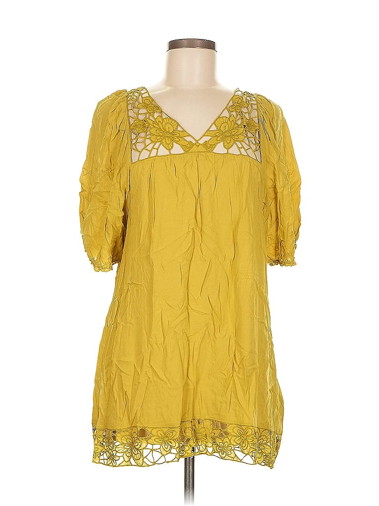 Click to view more detailed imagery on our partner's website Pre-owned Bcbgmaxazria 3/4 Sleeve T-shirt In Yellow