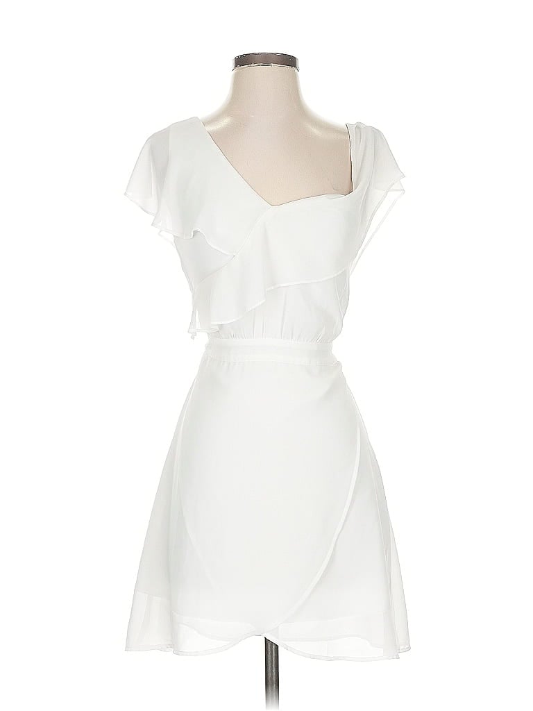 ALI & JAY Pre-owned Sleeveless Top White Sweetheart Neckline Tops