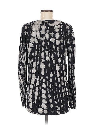 Scoop Long Sleeve T-Shirt (view 2)