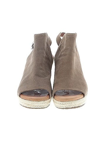 Gentle Souls by Kenneth Cole Wedges (view 2)