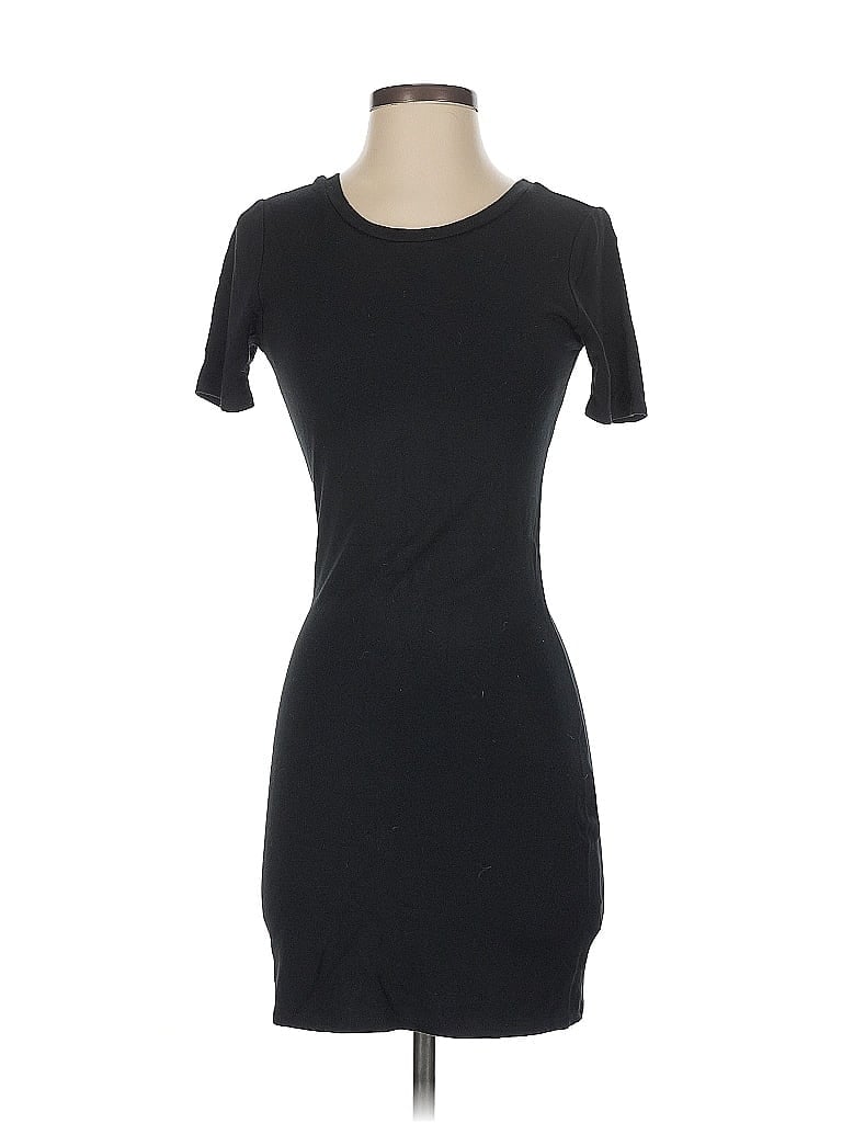Click to view more detailed imagery on our partner's website Pre-owned Garage Casual Dress In Black