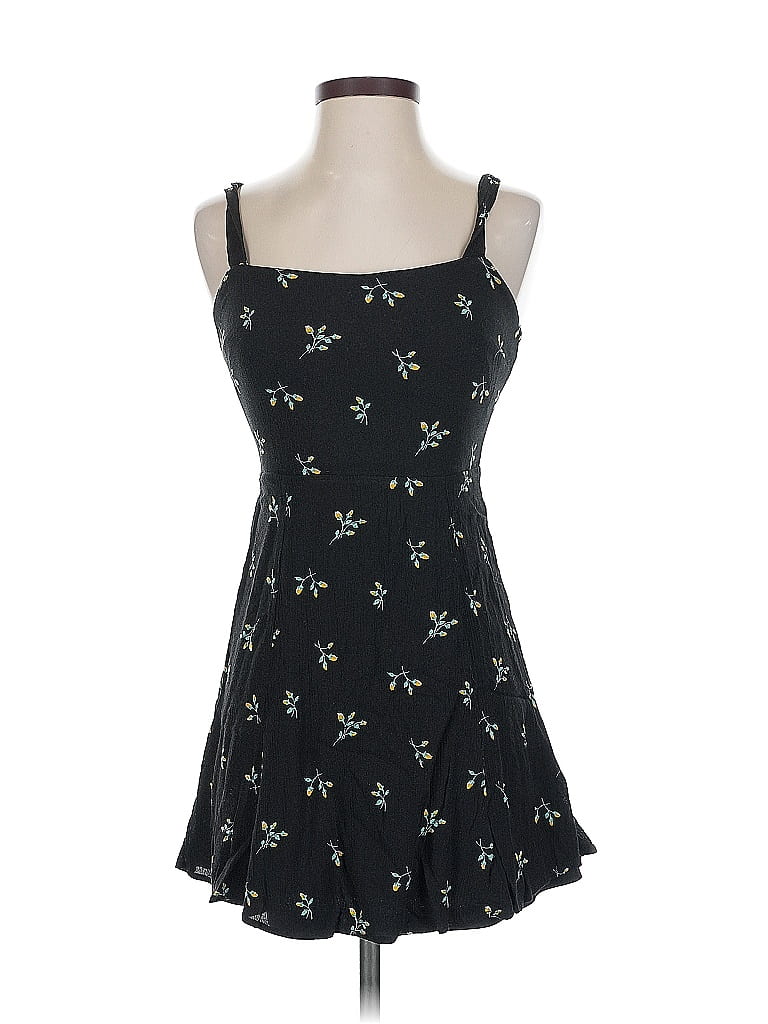 Click to view more detailed imagery on our partner's website Pre-owned Lulus Casual Dress In Black