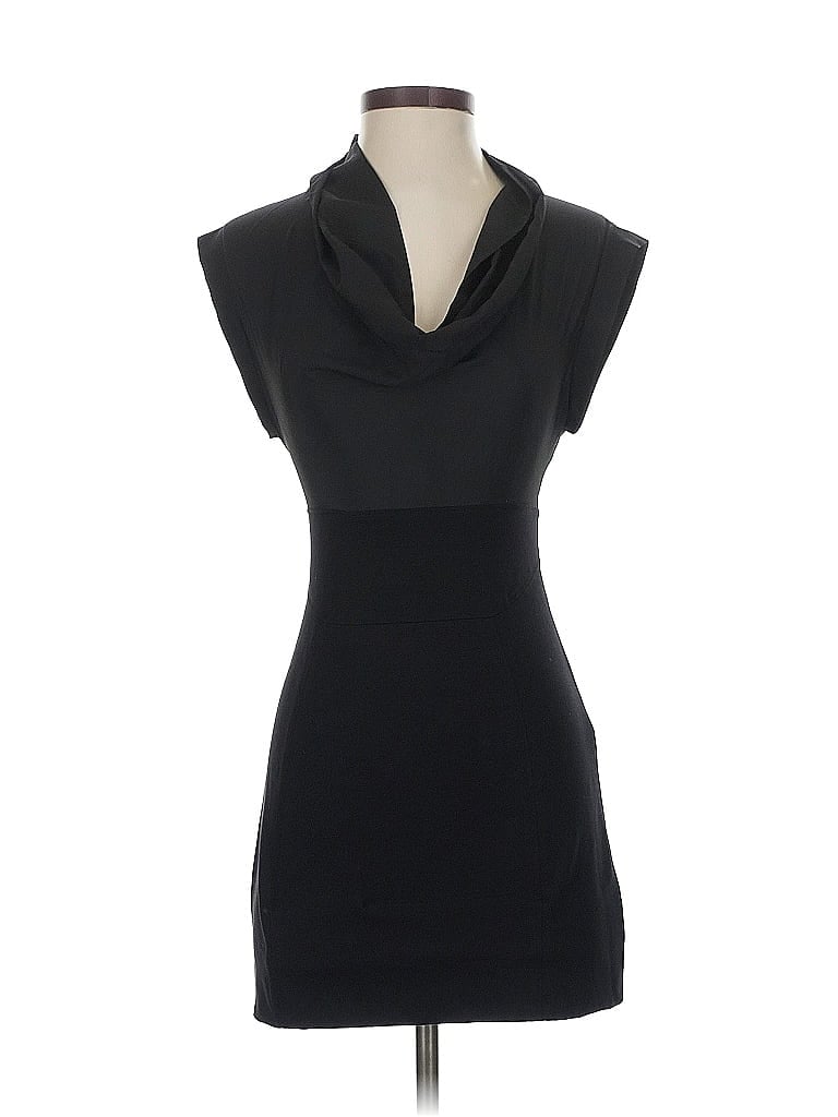Pre-owned Guess Casual Dress In Black
