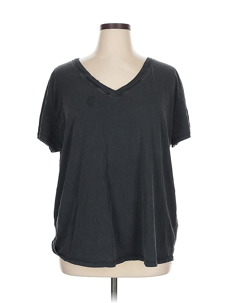 Pre-owned Torrid Short Sleeve T-shirt In Gray