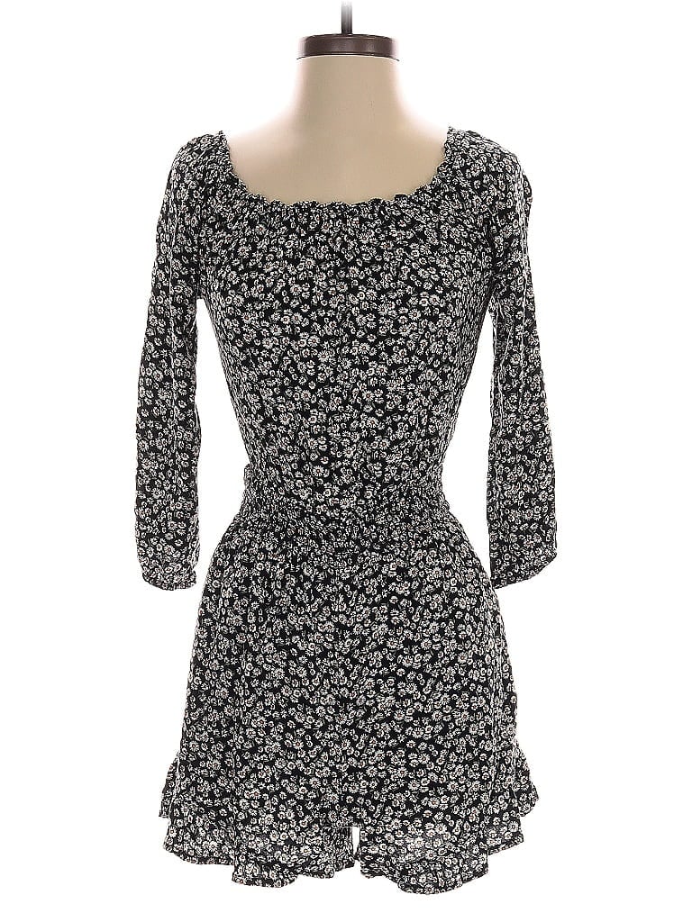 Pre-owned Hollister Romper In Black