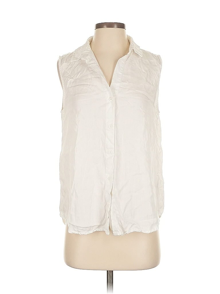 Click to view more detailed imagery on our partner's website Pre-owned Velvet Heart Sleeveless Button Down Shirt In White