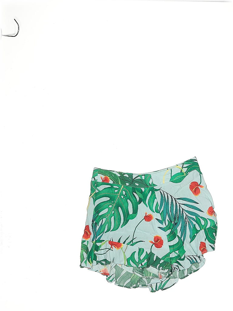 Click to view more detailed imagery on our partner's website Pre-owned Zara Shorts In Green