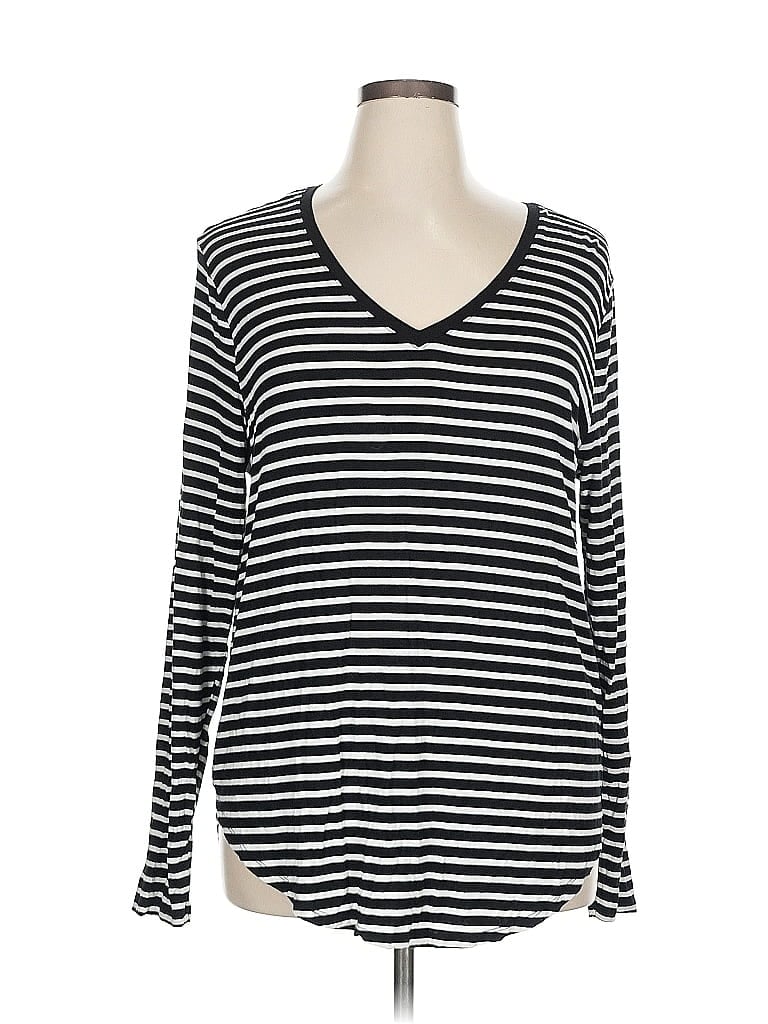 Click to view more detailed imagery on our partner's website Pre-owned Old Navy Long Sleeve Top Black V Neck Tops